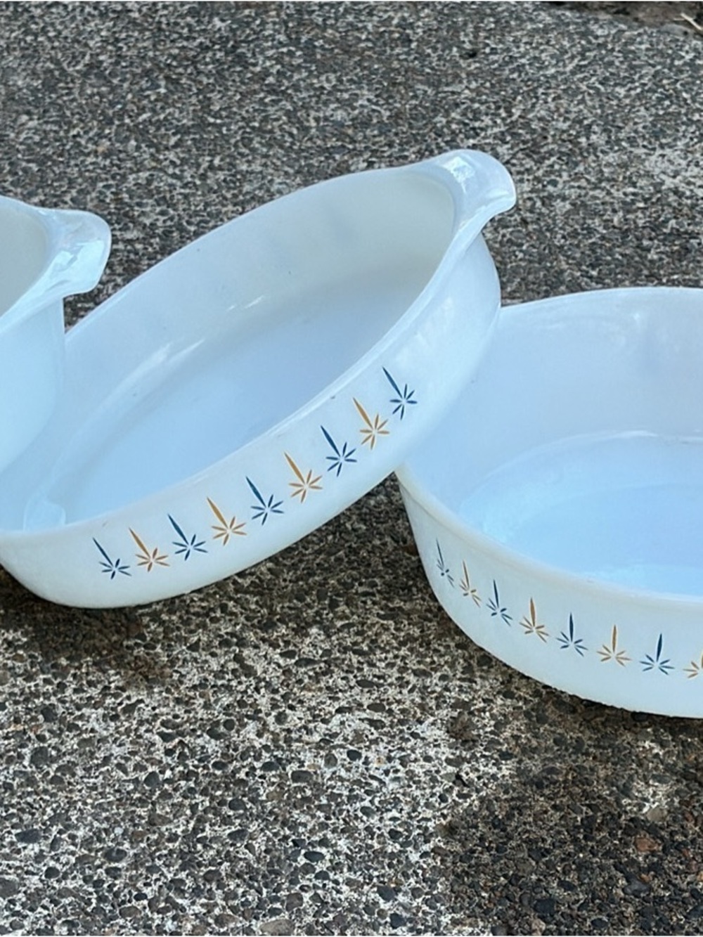 White Round Serving Casserole Dish with Blue and Gold Starburst Pattern with lid